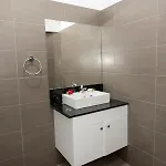 Luxury Apartment *